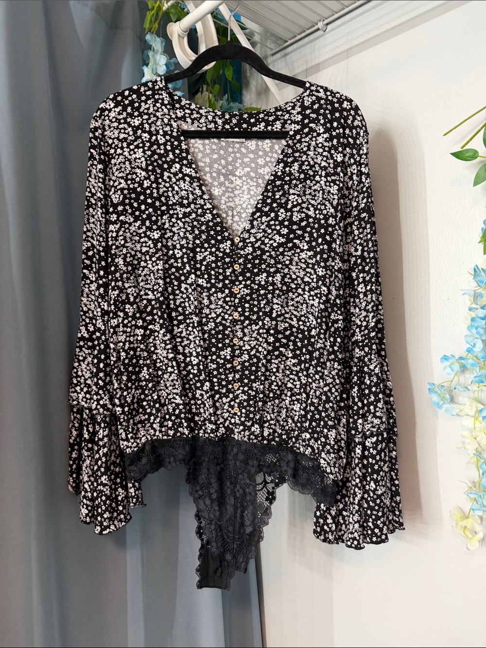 Free People Black & White Floral V-Neck Lace-Hem Bodysuit